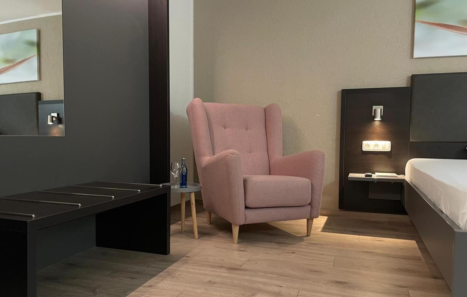 Hotel Waldesruh Muehltal  Екстер'єр фото